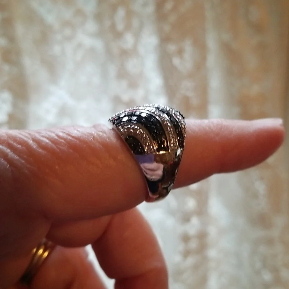 Silver ring with Diamonds - Picture 8 of 11
